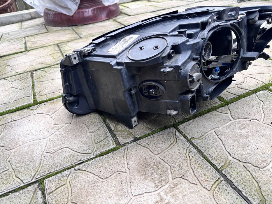 Far dreapta bmw f10/f11 nfl bi-xenon