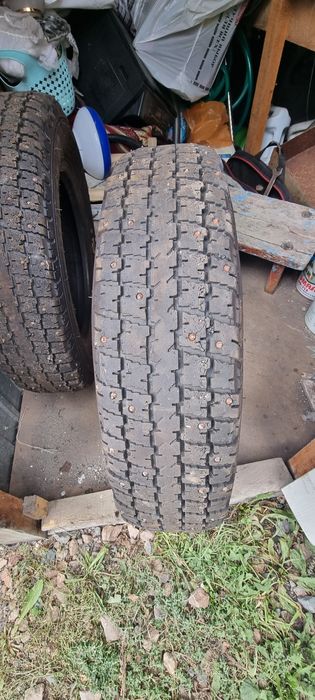 Продам шины 2 штуки парная