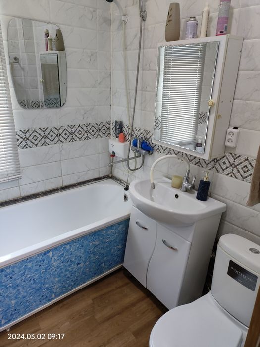 Продам два дома с гаражом.