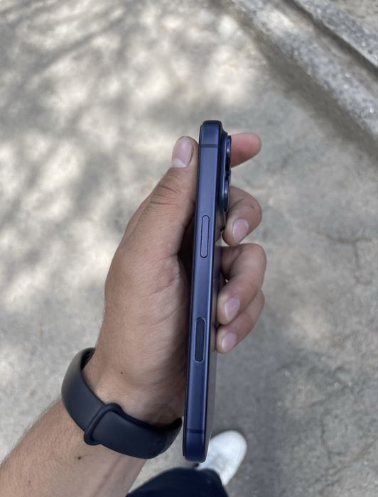 iPhone 17 pro blue 256gb