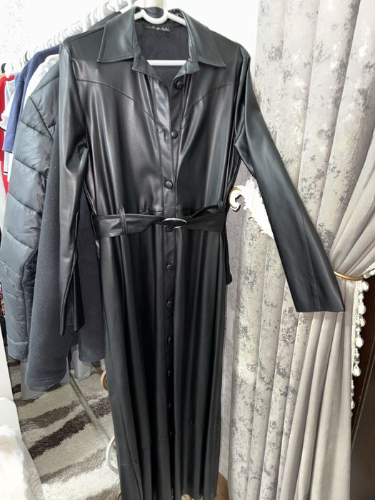 Платье из эко кожи