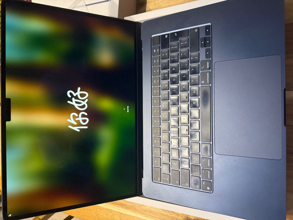 MacBook Air 15” M2 – 8GB RAM, 512GB SSD, Midnight – impecabil