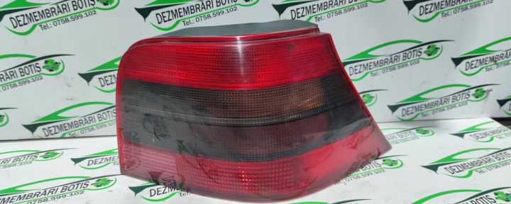 Lampa stop dreapta pe aripa Volkswagen VW Golf a 4-a generatie