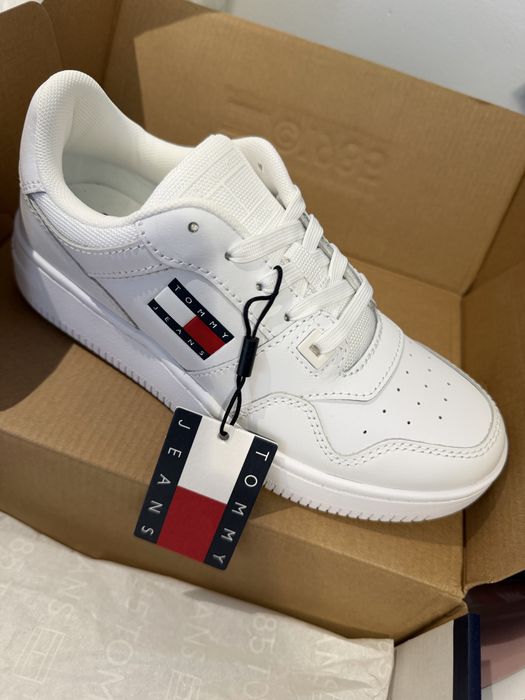 Adidasi Tommy foarte confortabili
