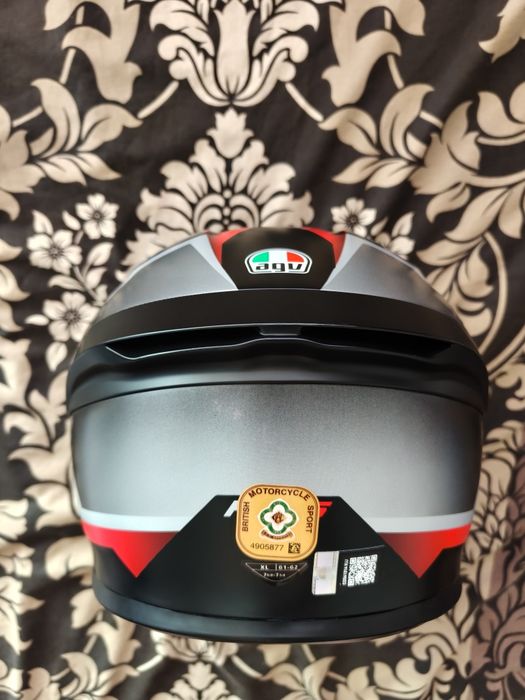 Каска за мотор AGV K6 S Karve