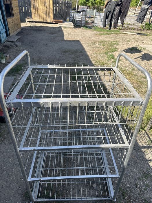 железный стеллаж