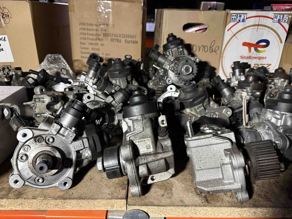 ГНП горивна помпа високо налягане  за Audi A3   VW Golf 6,Vw Cady, Skoda Octavia,Vw Passat,Vw 2.0tdi comonrail 03L130755 ac 140кс Bosch 0445010529