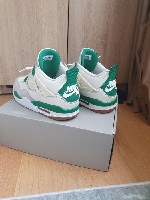 Jordan 4 retro SB Pine Green