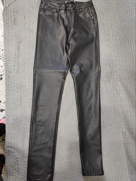 Pantaloni imitație piele femei