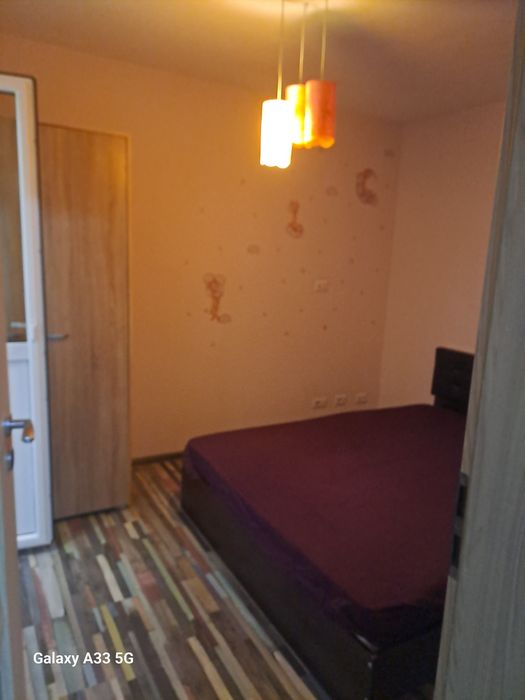 Inchiriez apartament 2 camere ,strada Republicii.