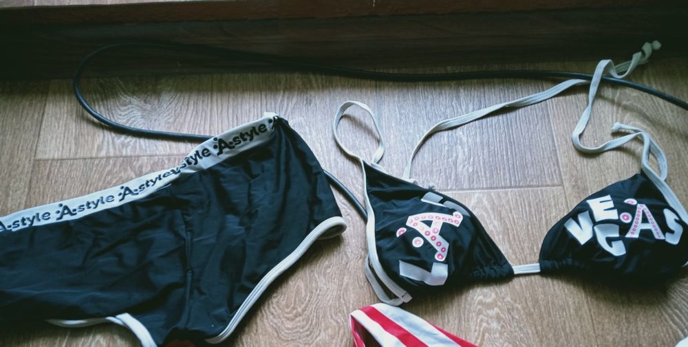 Продам купальники недорого