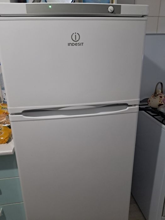 Холодильник сатылады