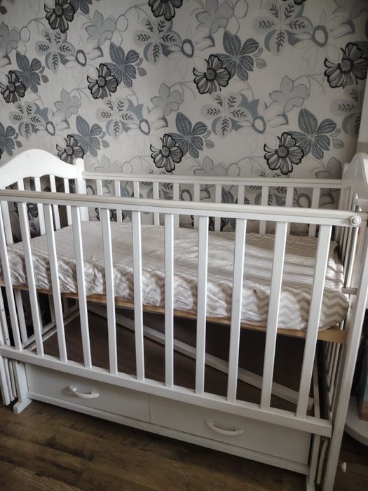 Продам детскую кроватку