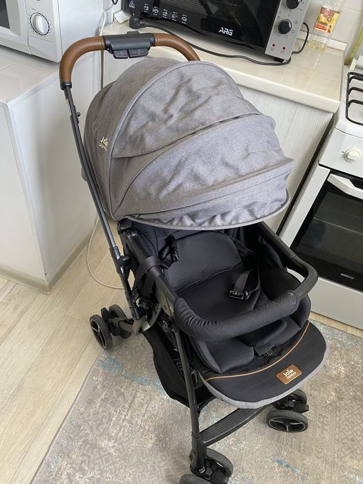 Коляска в отличном состоянии