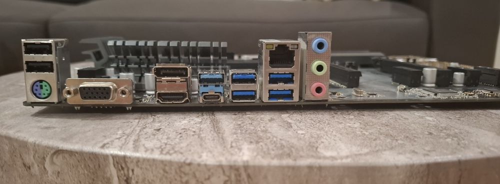 Asrock b450 Pro 4 AM4 дънна платка