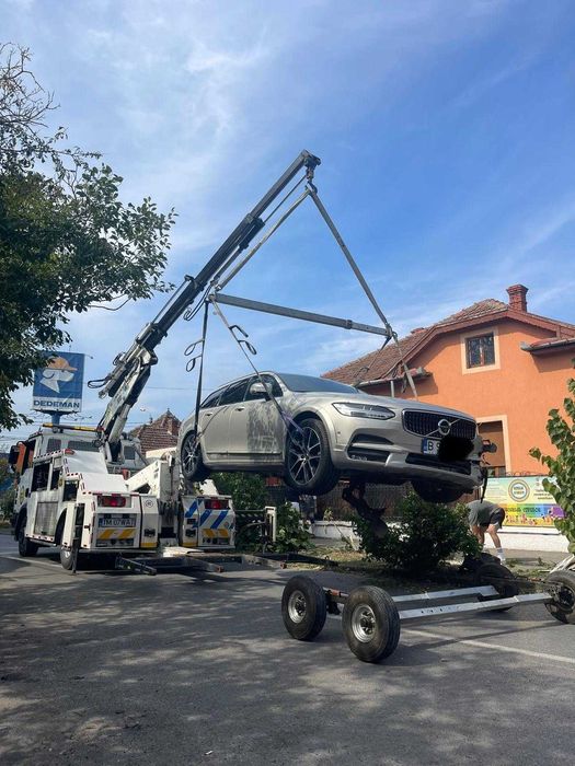 Tractari auto utilaje transport slep platforma auto blocat incuiat