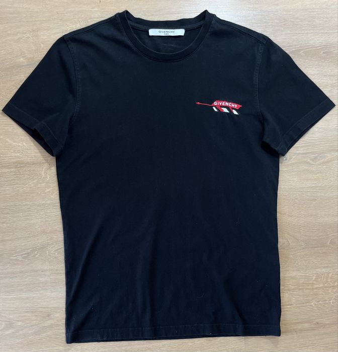 Givenchy оригинална мъжка тениска размер М