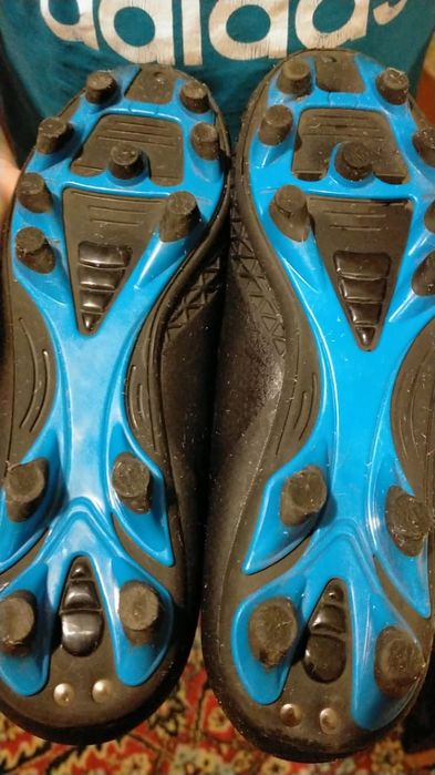 Продам новые  36 размер бутцы