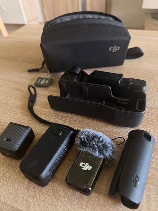 Спортна видеокамера DJI Osmo Pocket 3 Creator Combo