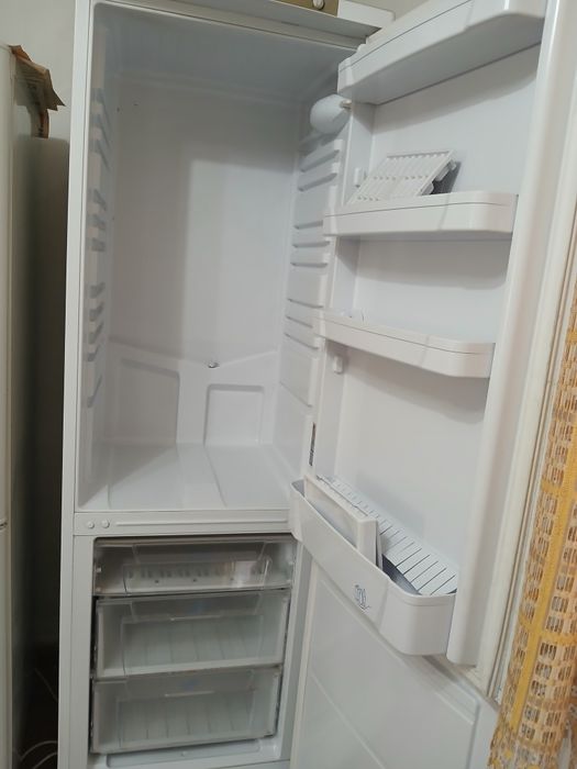 Продам холодильник. Состояние отличное.