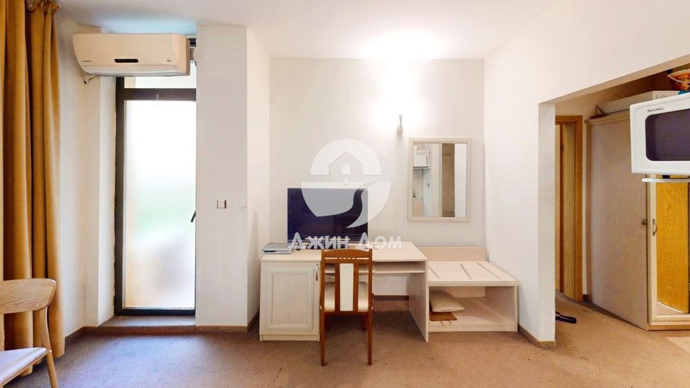 Продава се Двустаен апартамент в к.к. Слънчев бряг - 56 кв.м за 983 €/кв.м - Снимка #2