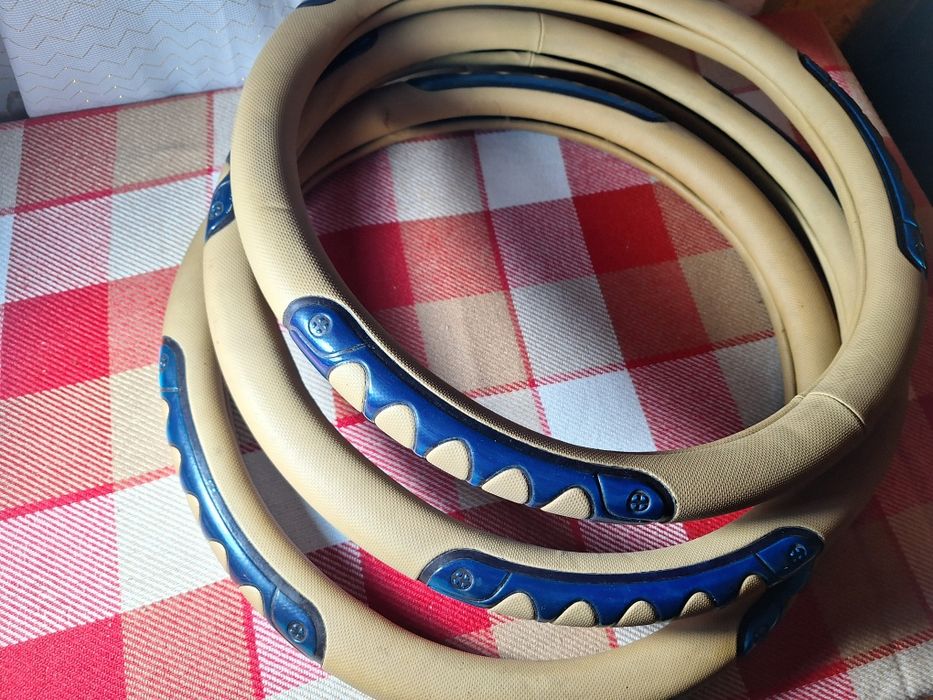 Чехлы на руль продам.