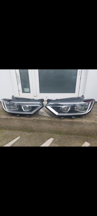 Vând far,faruri halogen VW Passat B8.