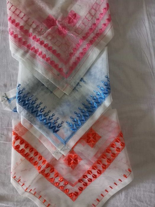 3 карета ръчна бродерия- тюл