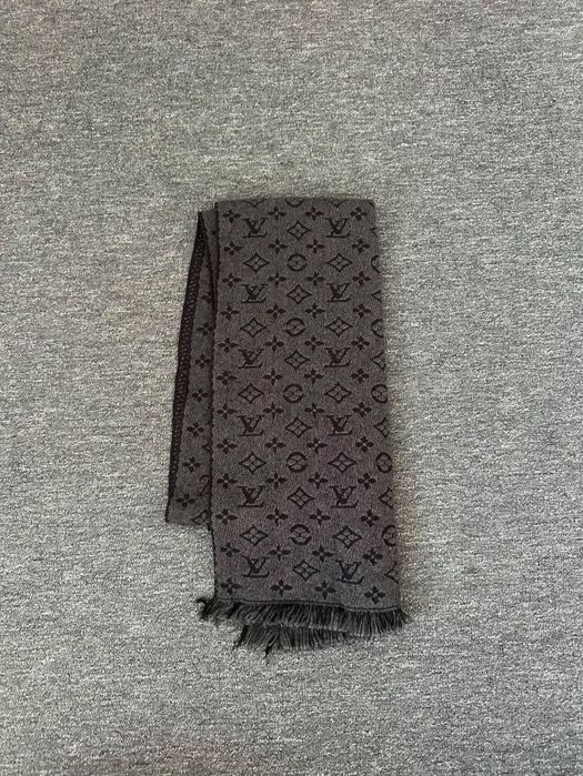 Оригинален Louis Vuitton Вълнен шал 2022