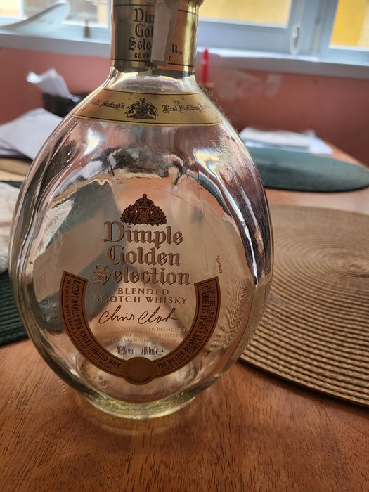 Празни бутилки от уиски  Chivas regal 12 years, 18 years, Johnnie Wal