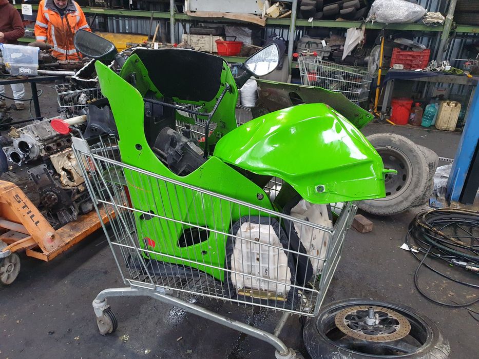 Dezmembrari Kawasaki Ninja ZX-6R (1995-2021) 0.6i 16-valve DOHC Benzi