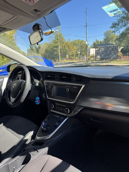 De vanzare Toyota Auris Hybrid