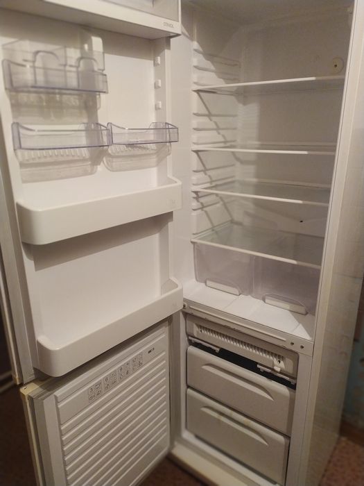 Холодильник Stinol No Frost