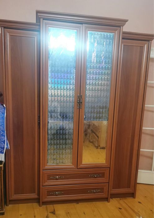 Продается спальный гарнитур