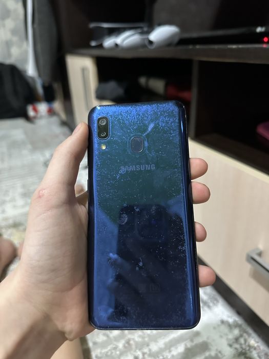 Телефон на запчасть