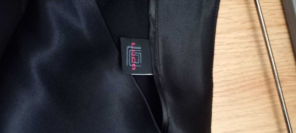 Fusta si bluza,de ocazie Luca Magazin marime S