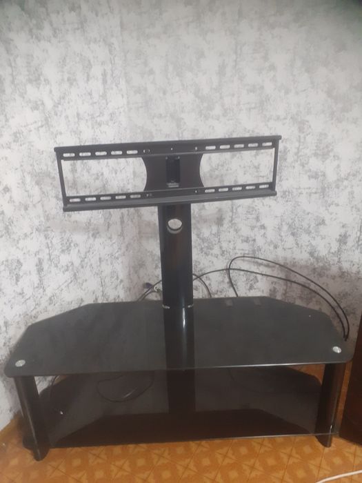 Консоль под телевизор