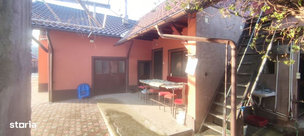 Casa renovata, utilitati complete (Gaz) + 1900 mp teren – Scurta, BC