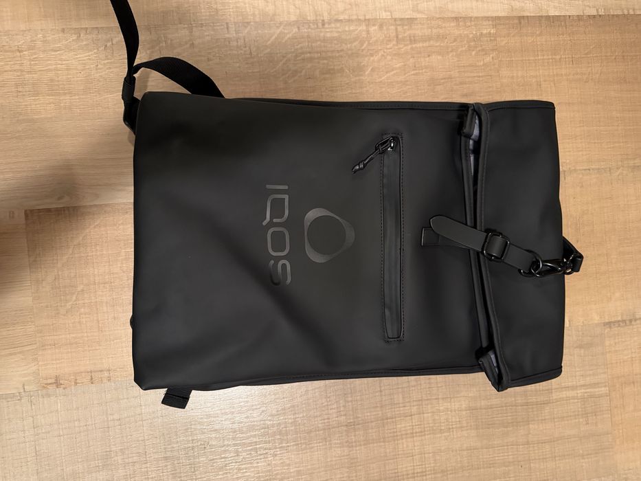 Ghiozdan negru Iqos