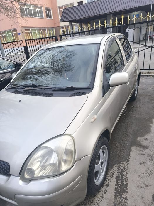 Toyota Vitz 2003г.