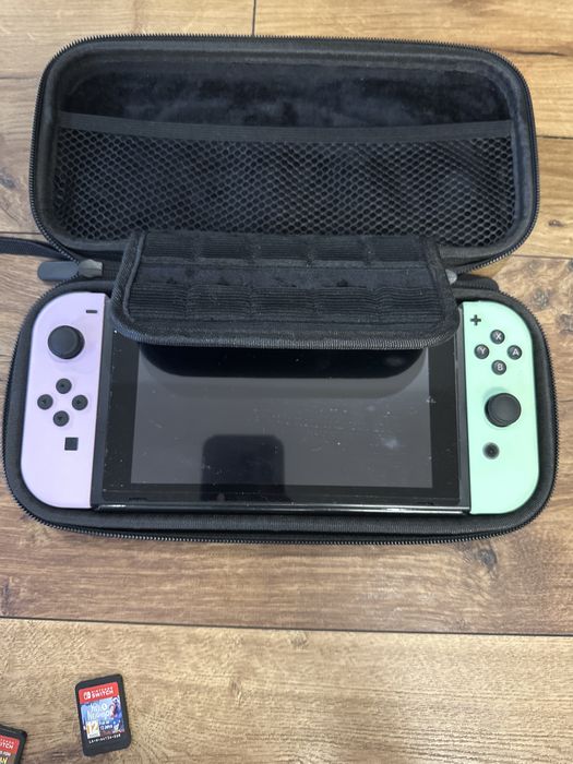 Продаю Nintendo Switch 2 + чехол + 11 игр