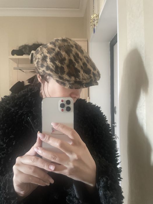 Стильная кепка в леопардовой расцветке