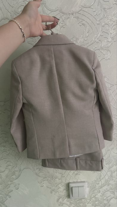 Продам детский костюм тройка и туфли