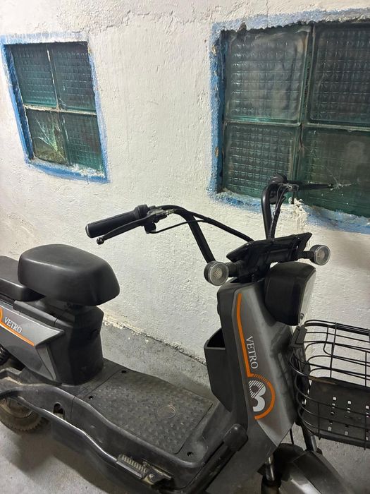 Продам электро скутер пользовались 1 год