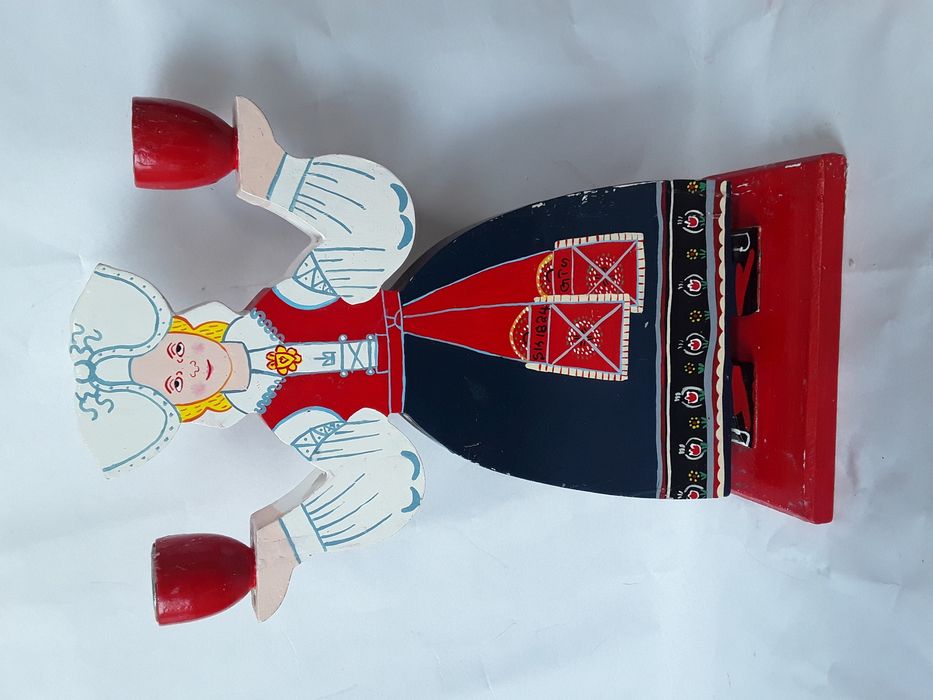 ,Sfesnic din lemn, deosebit