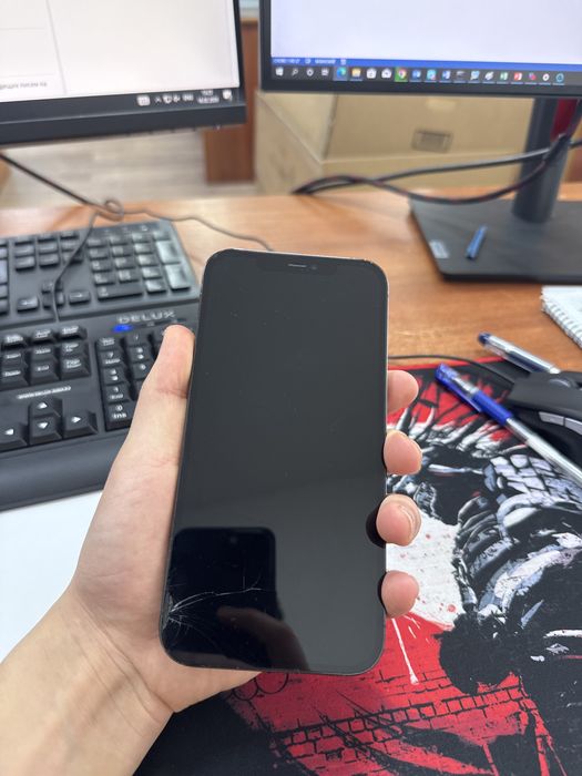 Продам айфон 12 про макс срочно