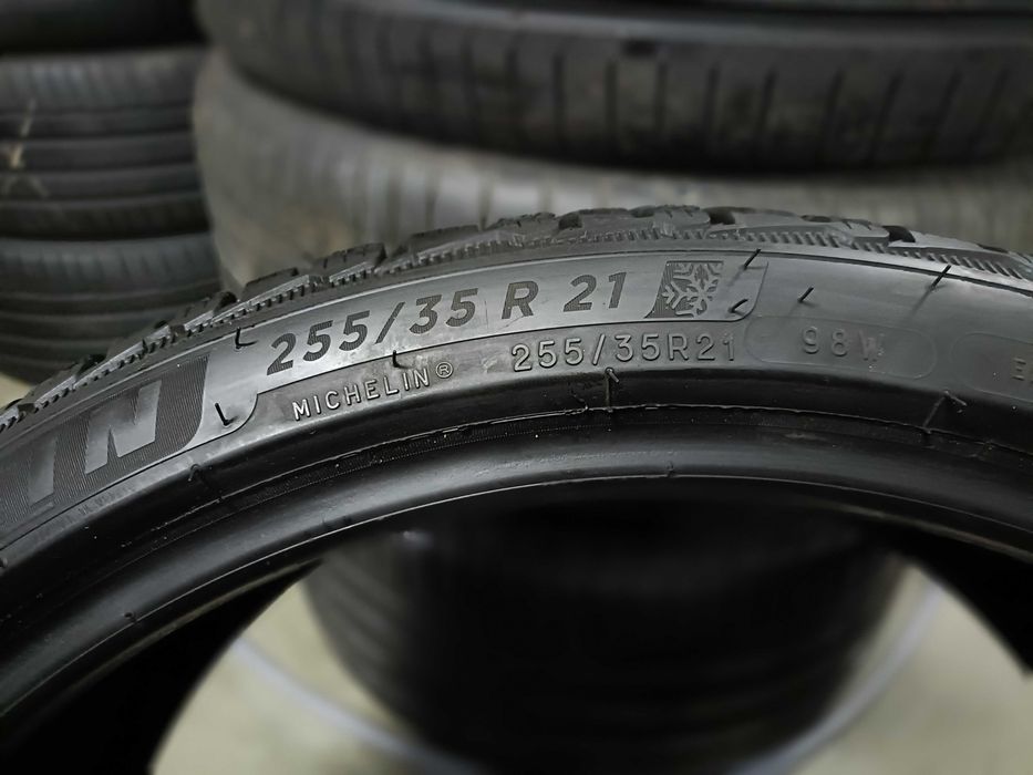O anvelopa iarna 255 35 21 michelin pilot alpin 5 profil 7,5 mm 2323