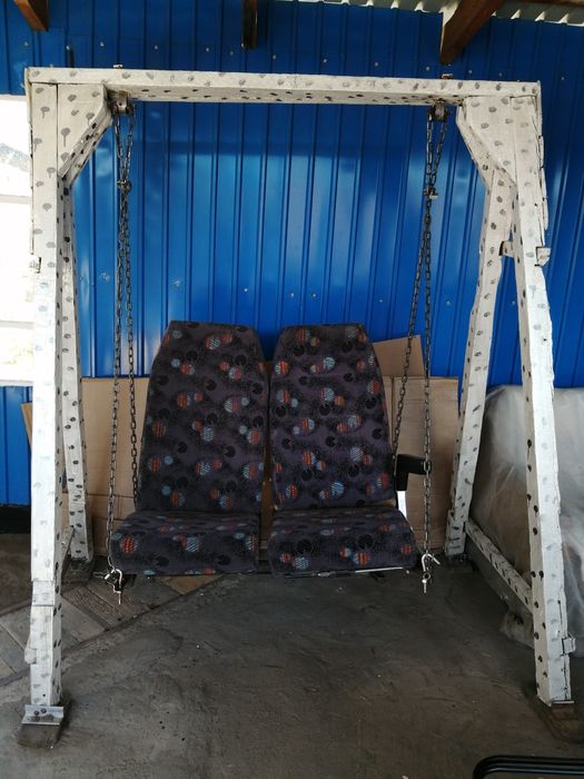 Садовые качели..