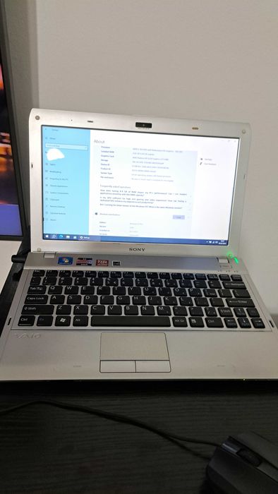 Laptop mini Sony Vaio VPCYB3V1E