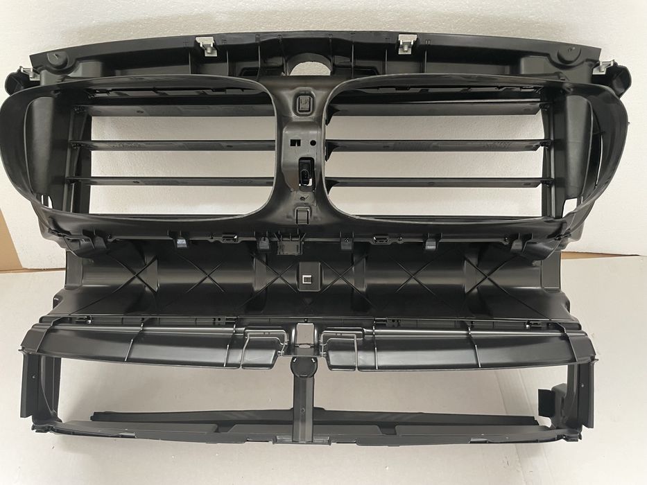 Trager deflector BMW seria 5 F10 F11 F18 tragar suport far bara traver